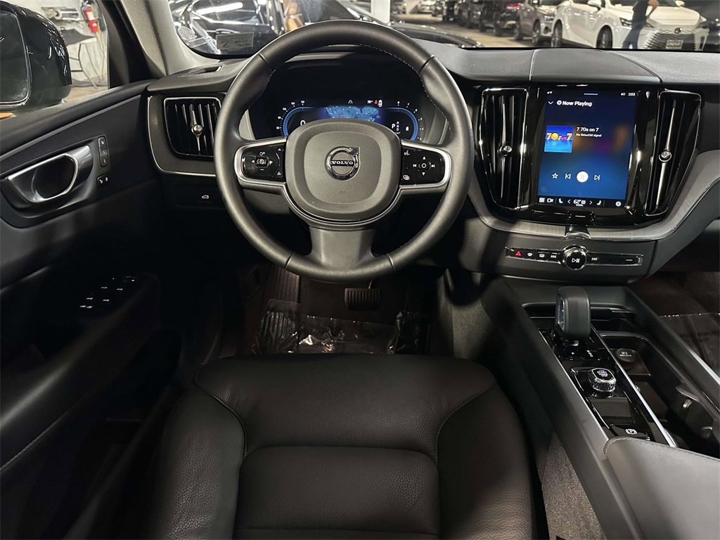 Used 2025 Volvo XC60 B5 Plus image 2