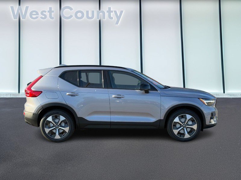 New 2026 Volvo XC40 B5 Plus w/ Protection Package Premier AWD/4WD image 2