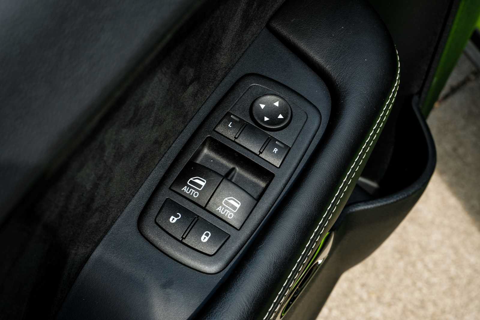 Used 2015 Dodge Challenger SRT Hellcat RWD image 38