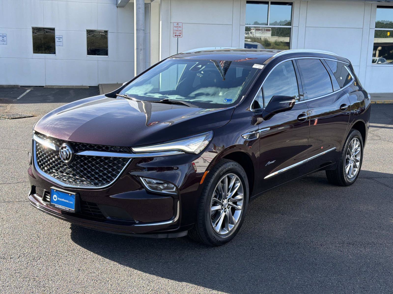 Used 2022 Buick Enclave Avenir w/ Avenir Technology Package AWD/4WD image 4