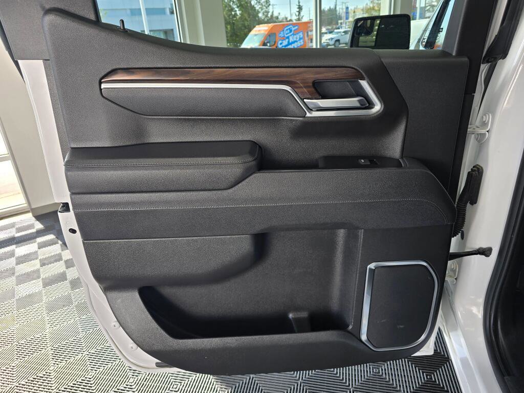 Used 2025 GMC Sierra 1500 SLT image 38