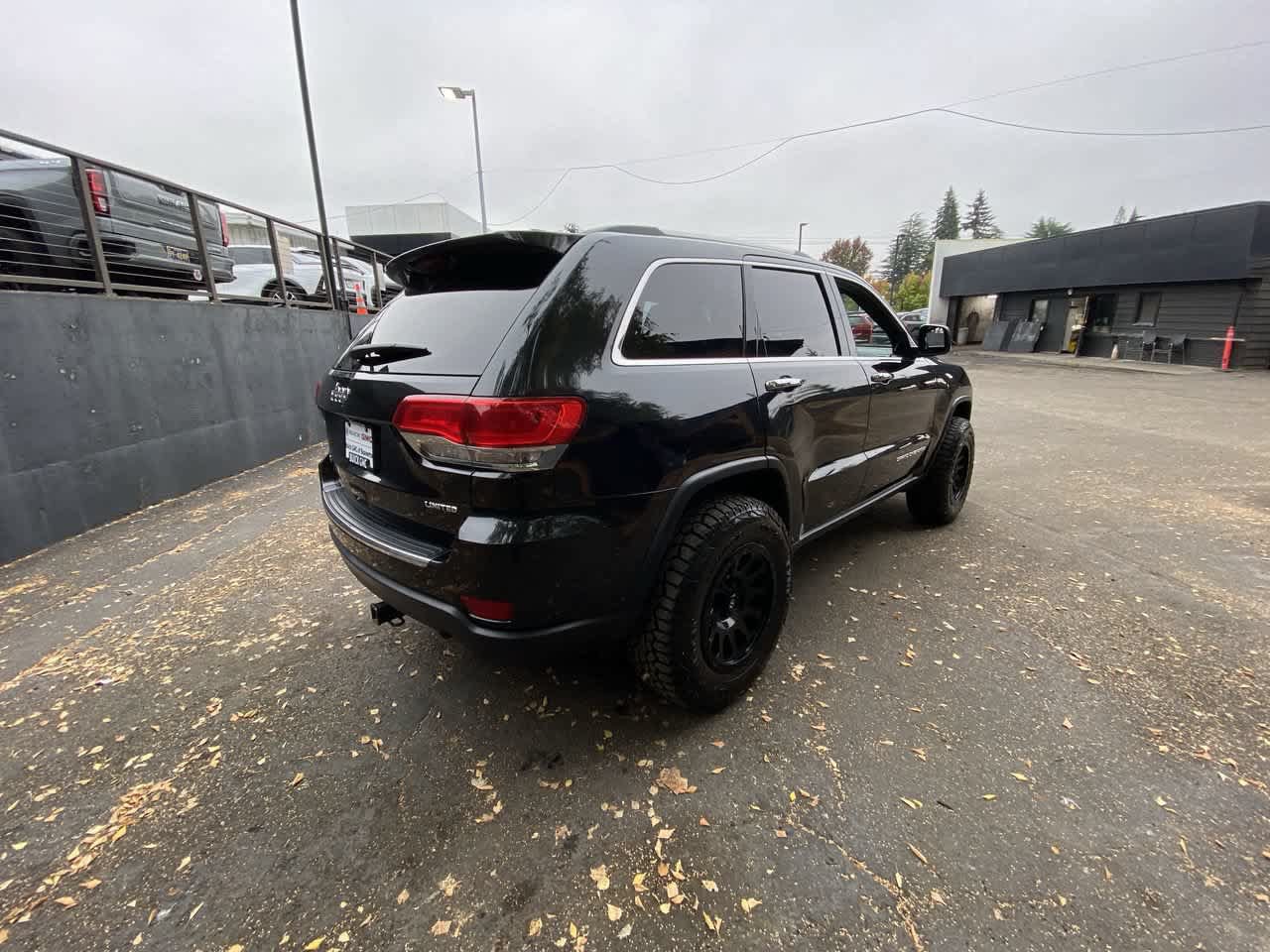 Used 2016 Jeep Grand Cherokee Limited AWD/4WD image 6