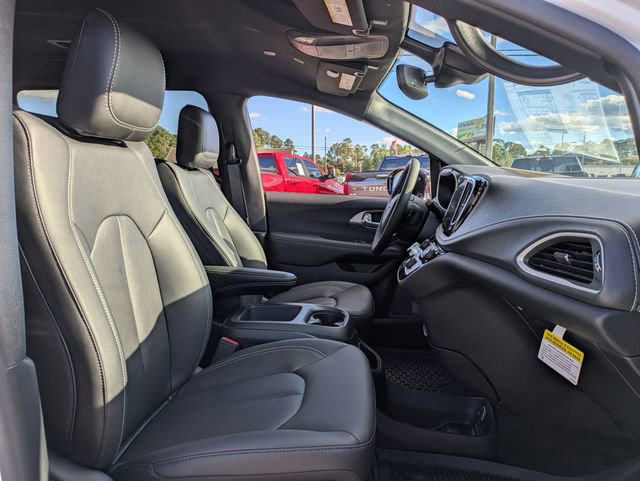 New 2026 Chrysler Pacifica Select image 27