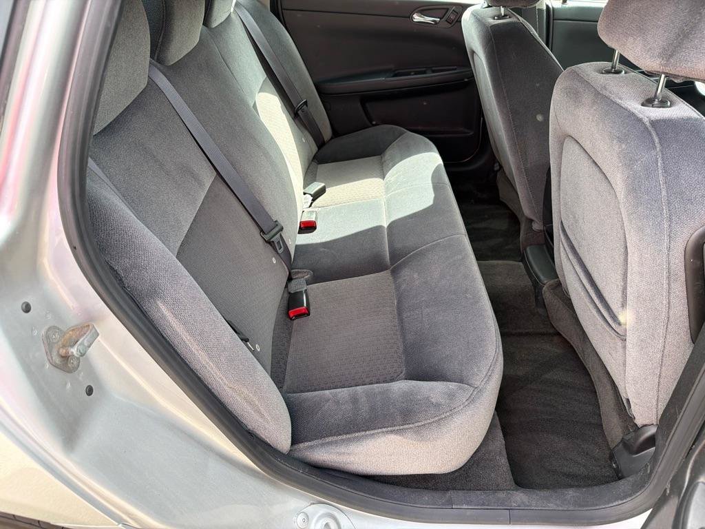 Used 2011 Chevrolet Impala LS FWD image 9
