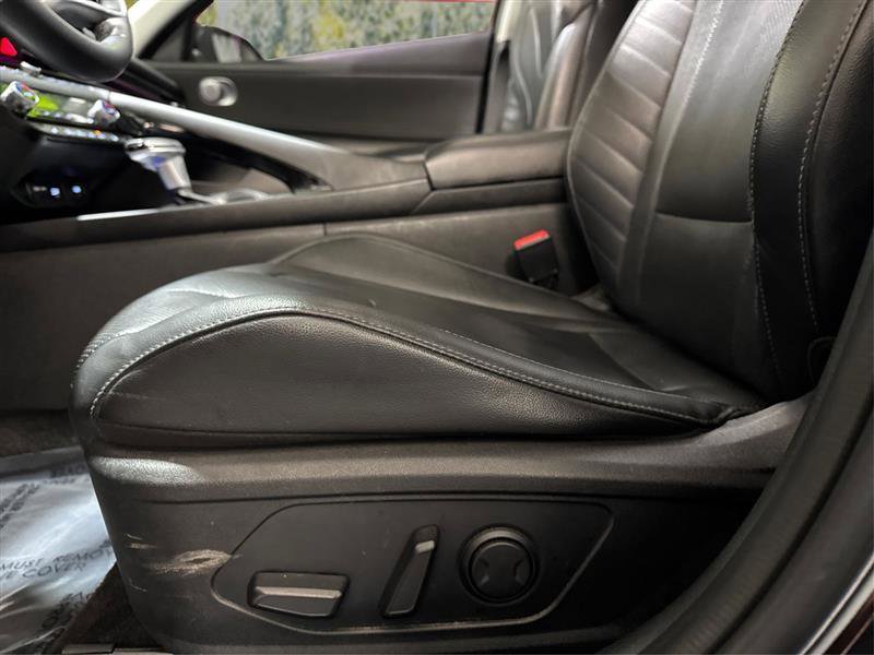 Used 2021 Hyundai Elantra Limited w/ Cargo Package image 17