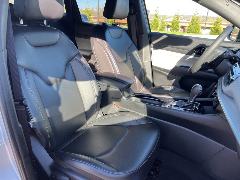 Used 2025 Jeep Compass Limited image 11