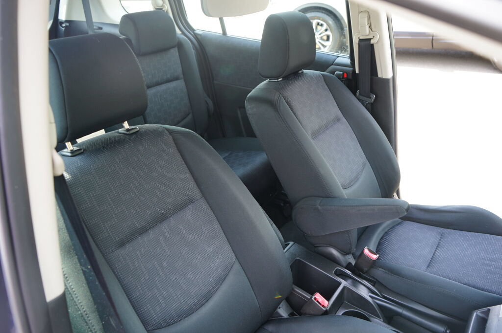 Used 2009 MAZDA MAZDA5 Sport FWD image 16
