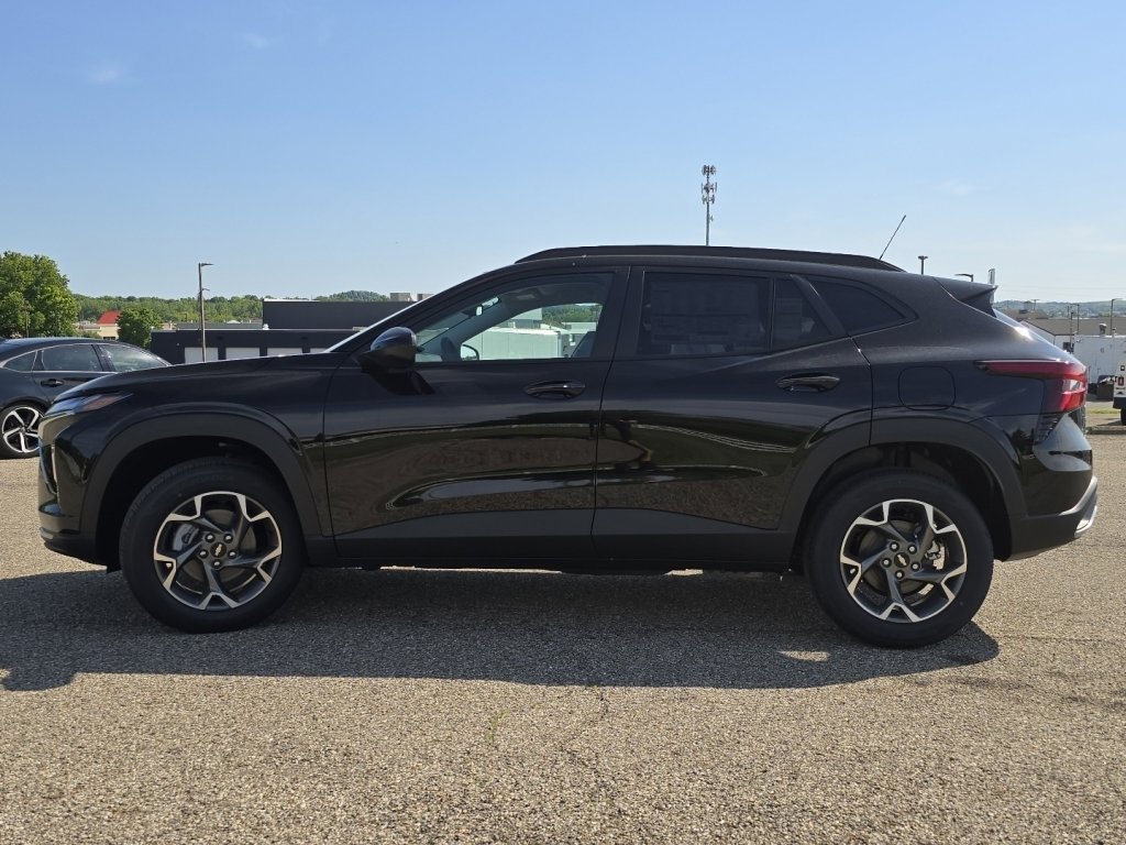 New 2026 Chevrolet Trax LT w/ Driver Confidence Package FWD image 10