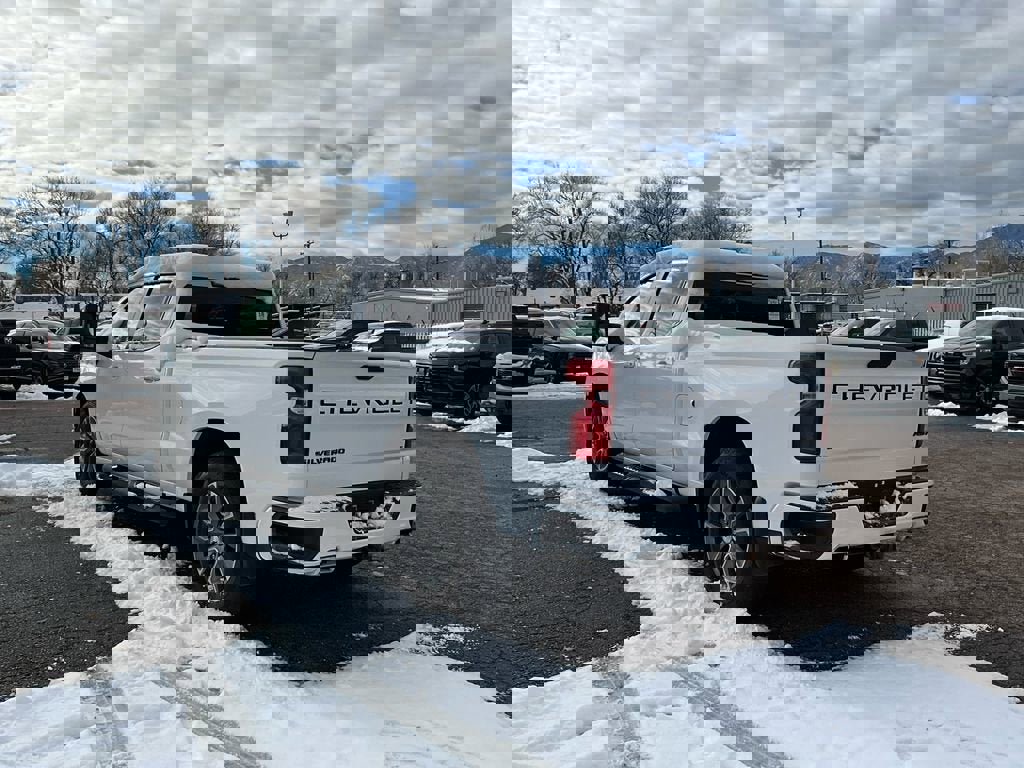 Used 2022 Chevrolet Silverado 1500 RST w/ Z71 Off-Road Package image 3