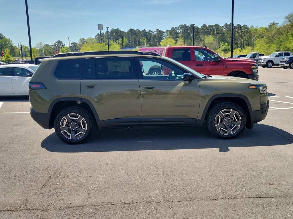 New 2026 Jeep Cherokee Laredo image 2