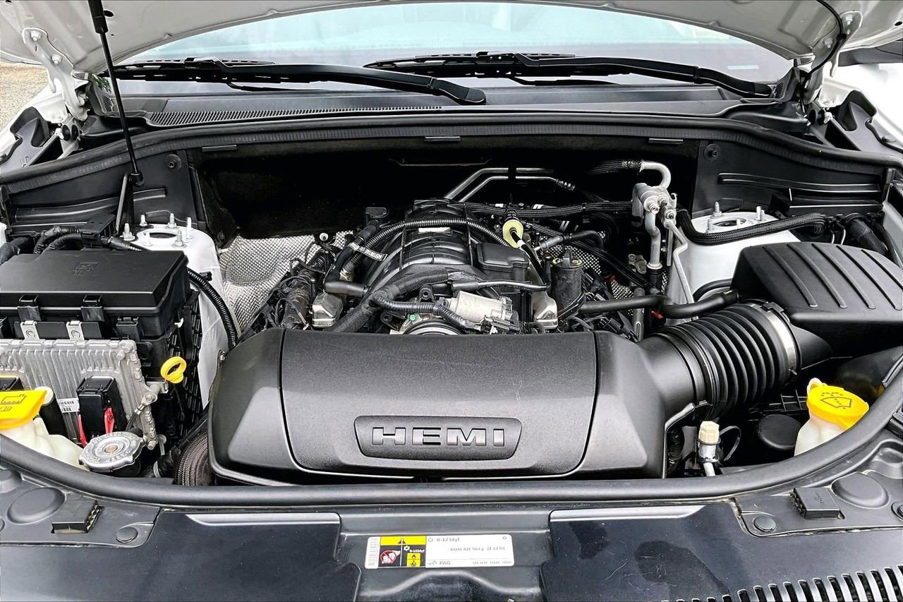 Used 2017 Dodge Durango R/T w/ Technology Group AWD/4WD image 39
