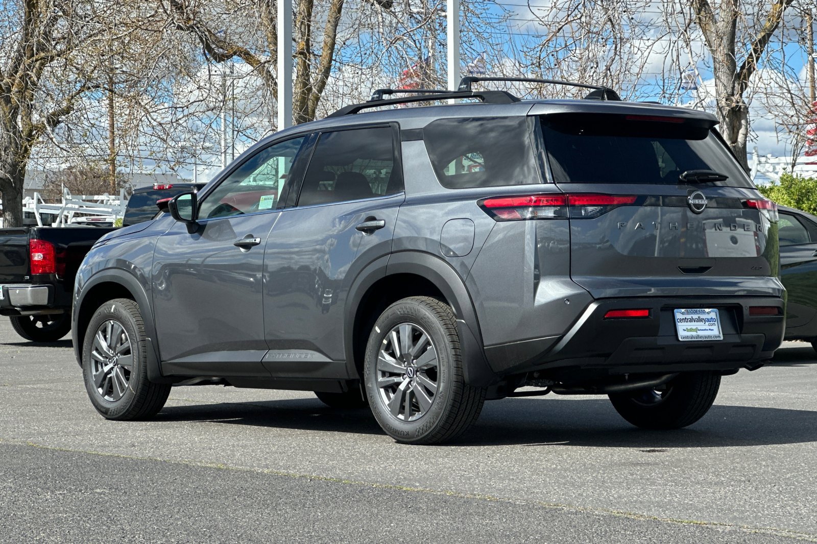 New 2026 Nissan Pathfinder SV image 6