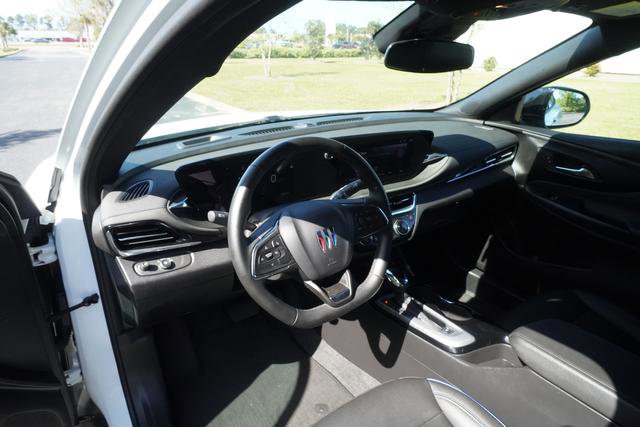 Used 2025 Buick Envista Sport Touring FWD image 24