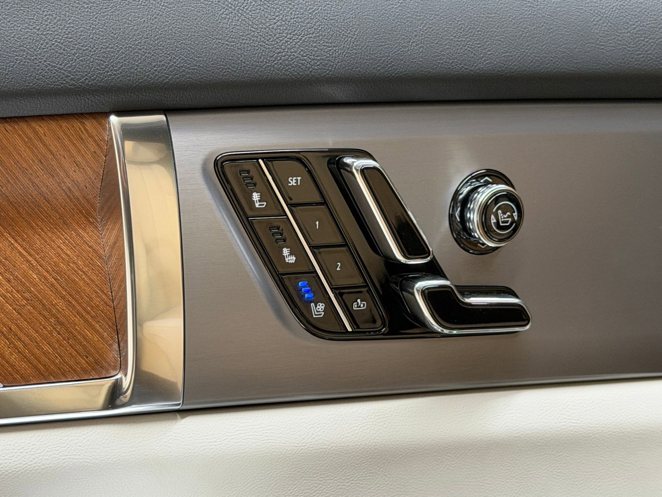 New 2026 Cadillac Vistiq Sport image 25