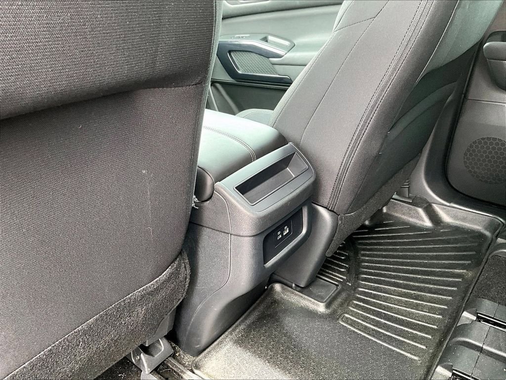 Used 2024 Nissan Pathfinder S AWD/4WD image 23