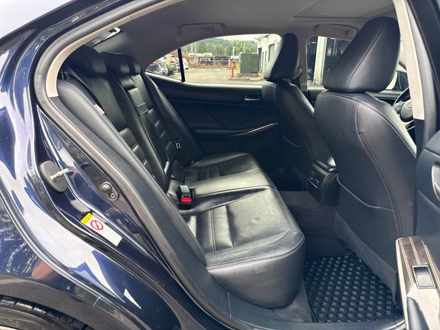 Used 2017 Lexus IS 300 AWD image 10