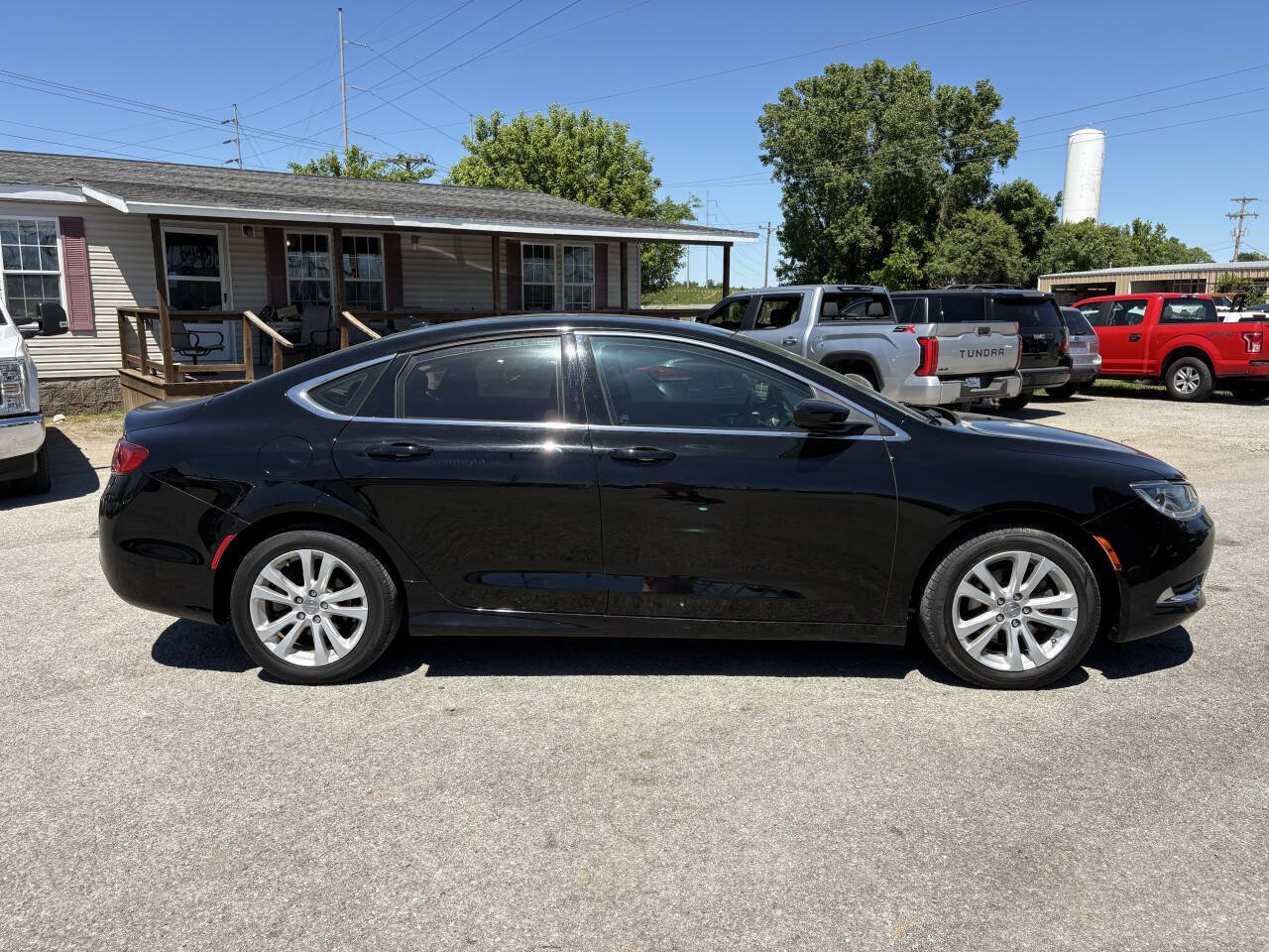 Used 2016 Chrysler 200 Limited w/ Anniversary Edition FWD image 2