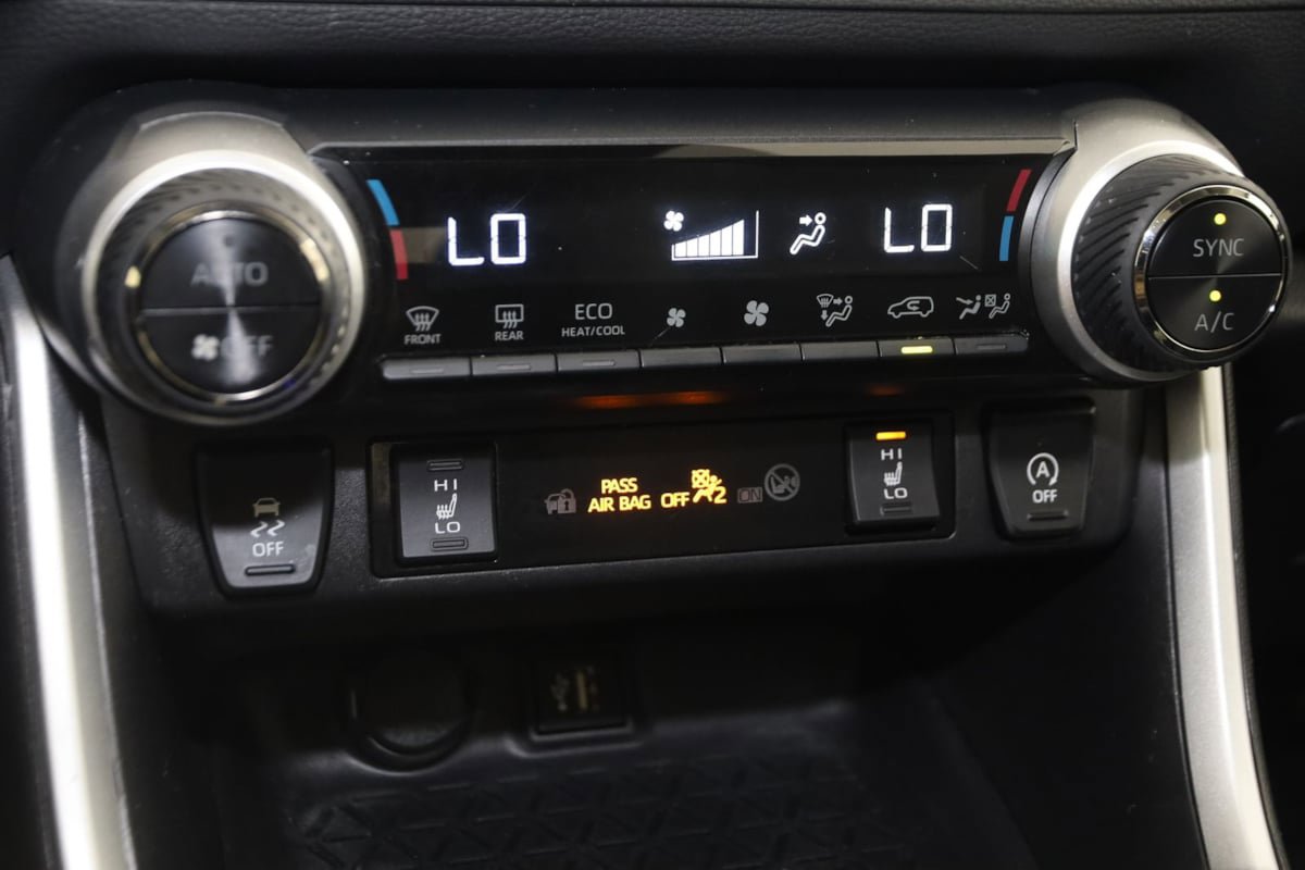 Used 2024 Toyota RAV4 XLE w/ Convenience Package AWD/4WD image 29
