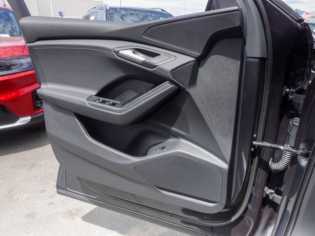 Used 2025 Audi Q6 e-tron Premium w/ Convenience Package RWD image 18