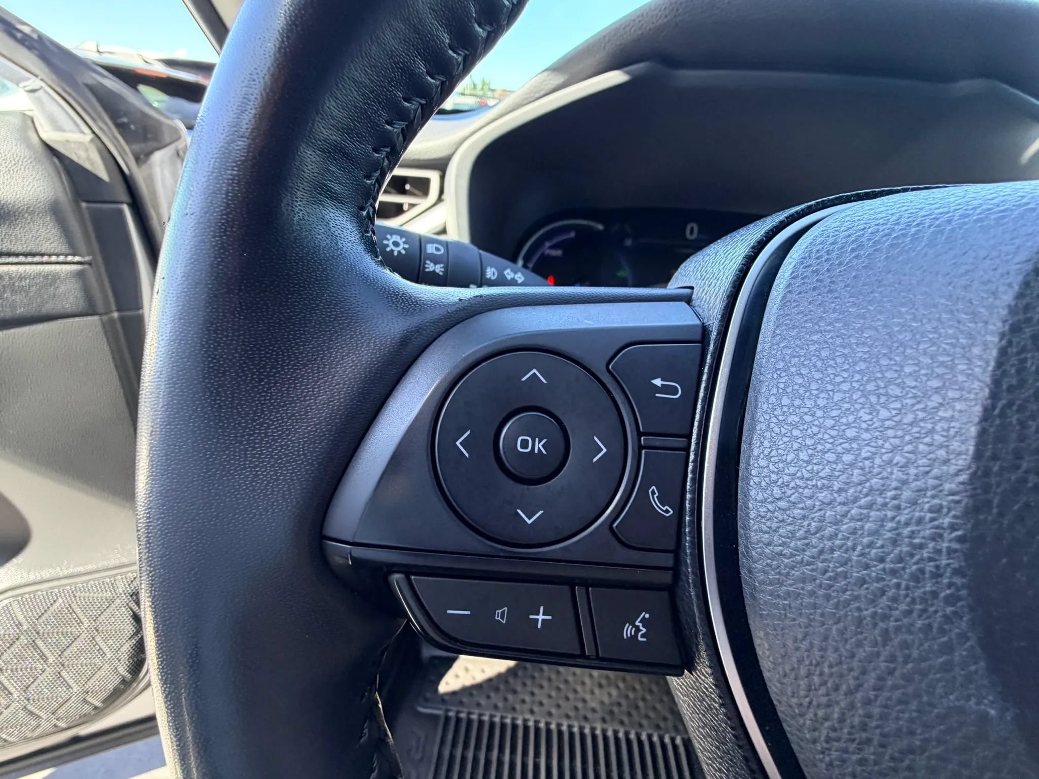 Used 2021 Toyota RAV4 Limited AWD/4WD image 14