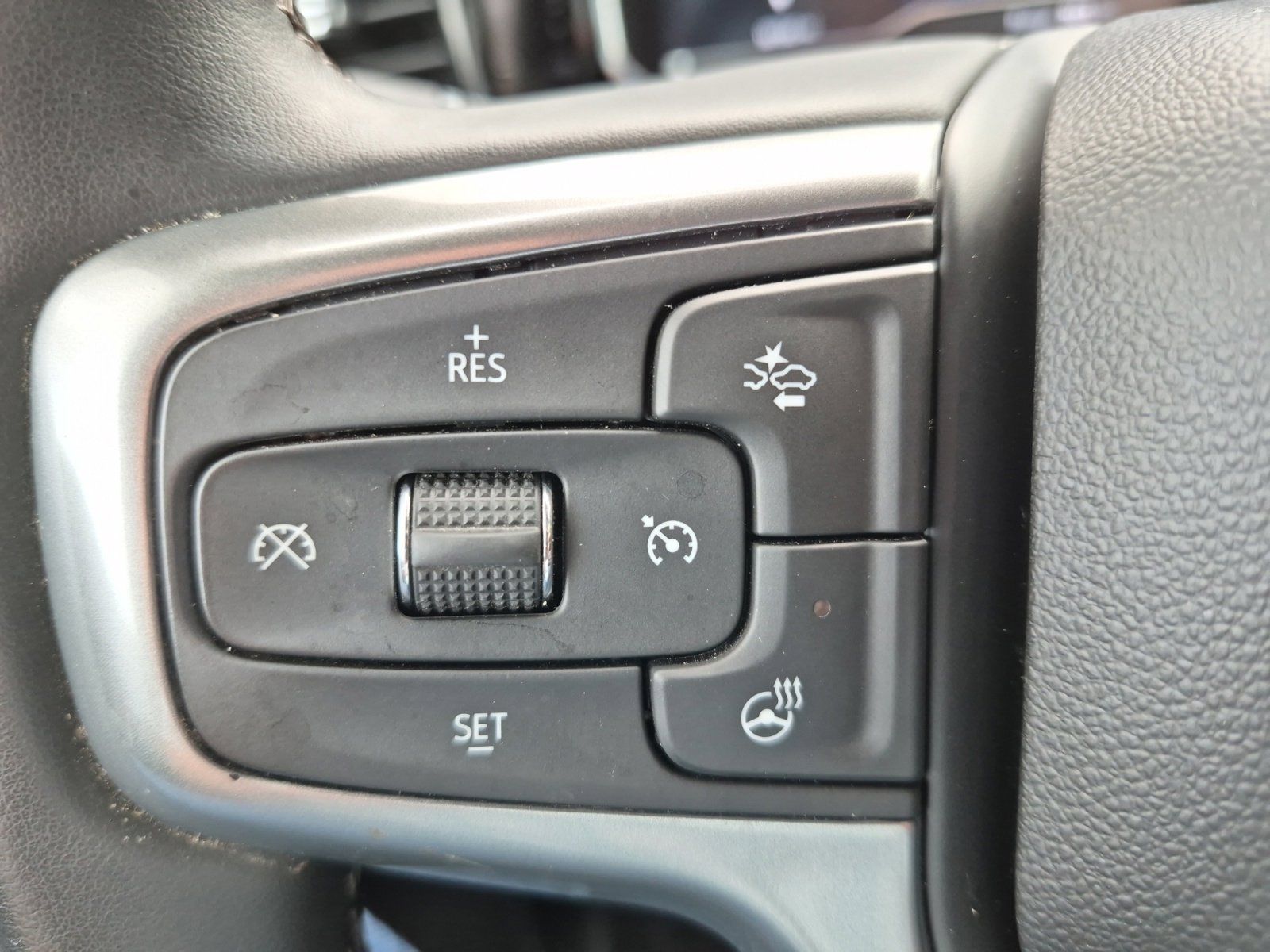 Used 2024 Chevrolet Silverado 1500 LT image 25