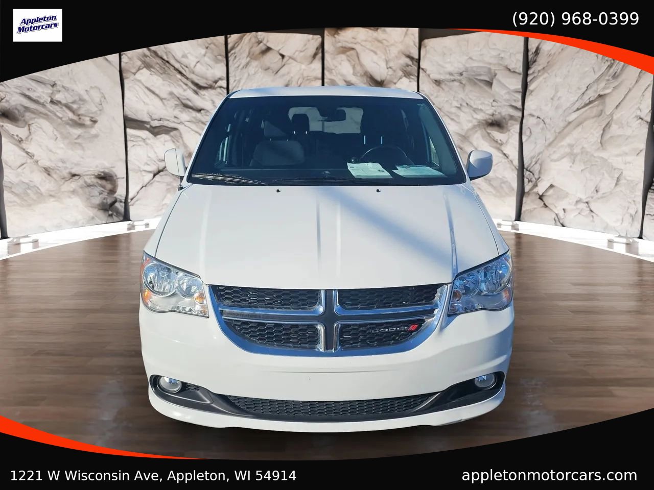 Used 2020 Dodge Grand Caravan SE image 2