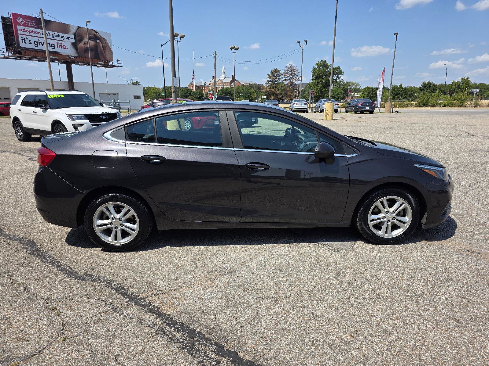 Used 2017 Chevrolet Cruze LT w/ Convenience Package FWD image 4