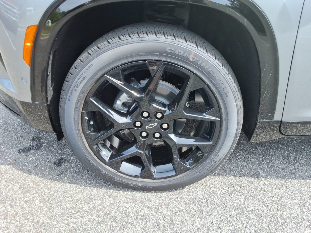 New 2026 Chevrolet Traverse RS w/ LPO, Floor Liner Package FWD image 10