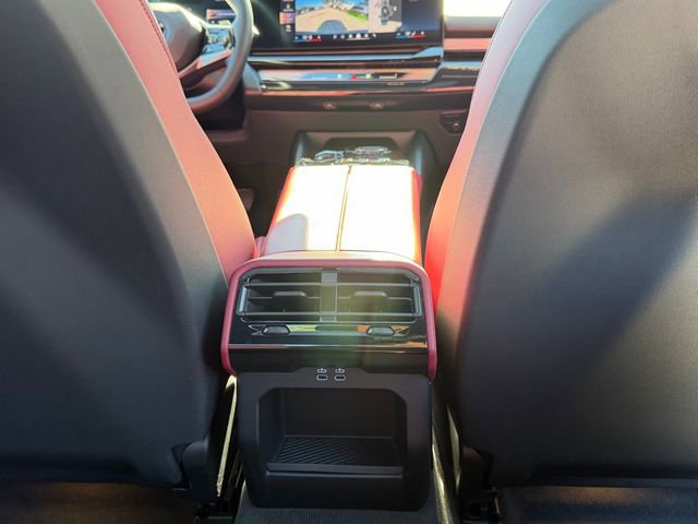 Used 2025 BMW 540i xDrive image 33