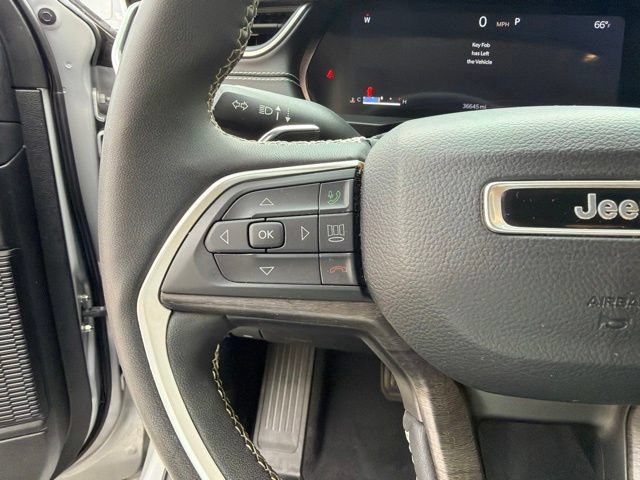 Used 2023 Jeep Grand Cherokee Limited AWD/4WD image 29