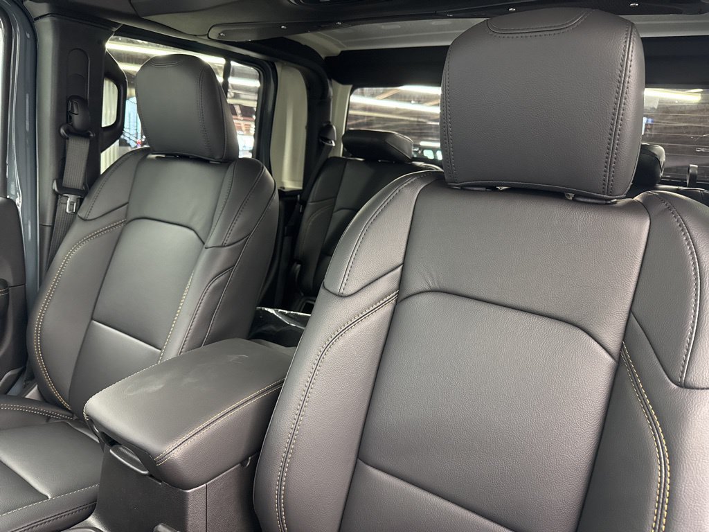 New 2026 Jeep Gladiator Sport AWD/4WD image 17