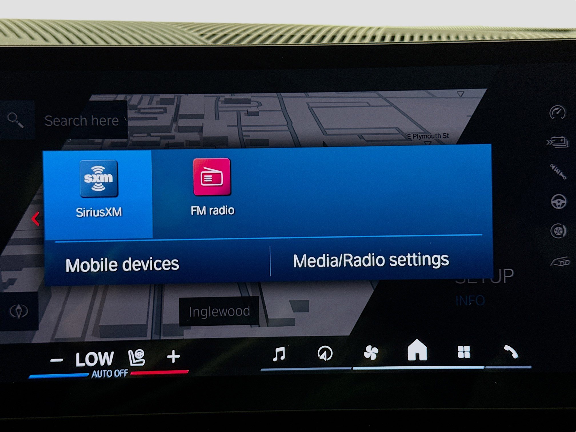 Used 2025 BMW M5 w/ Executive Package image 15