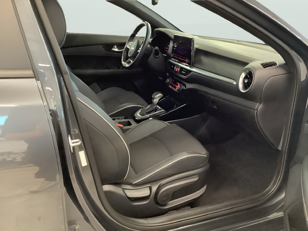 Used 2023 Kia Forte GT-Line w/ GT-Line Technology Package FWD image 14
