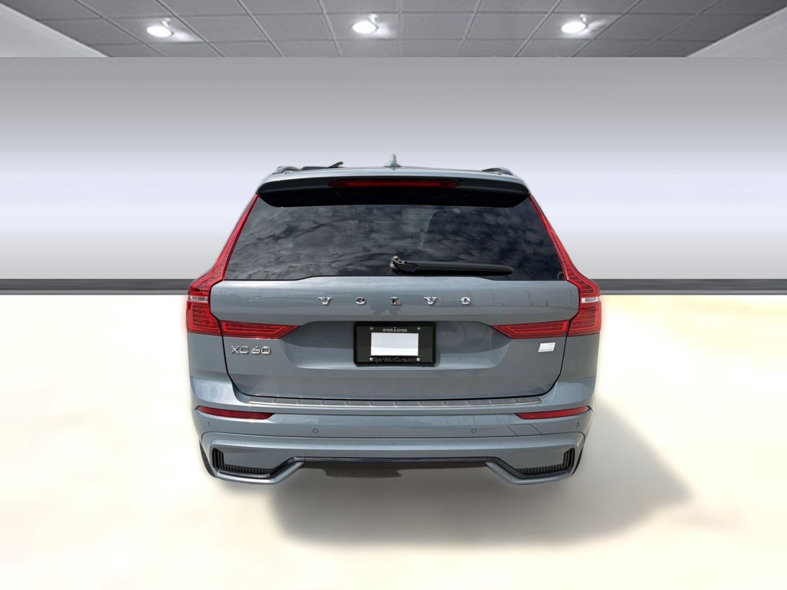 Used 2022 Volvo XC60 T8 R-Design w/ Advanced Package image 10