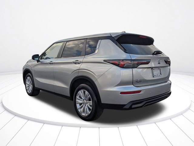 New 2026 Mitsubishi Outlander ES image 5