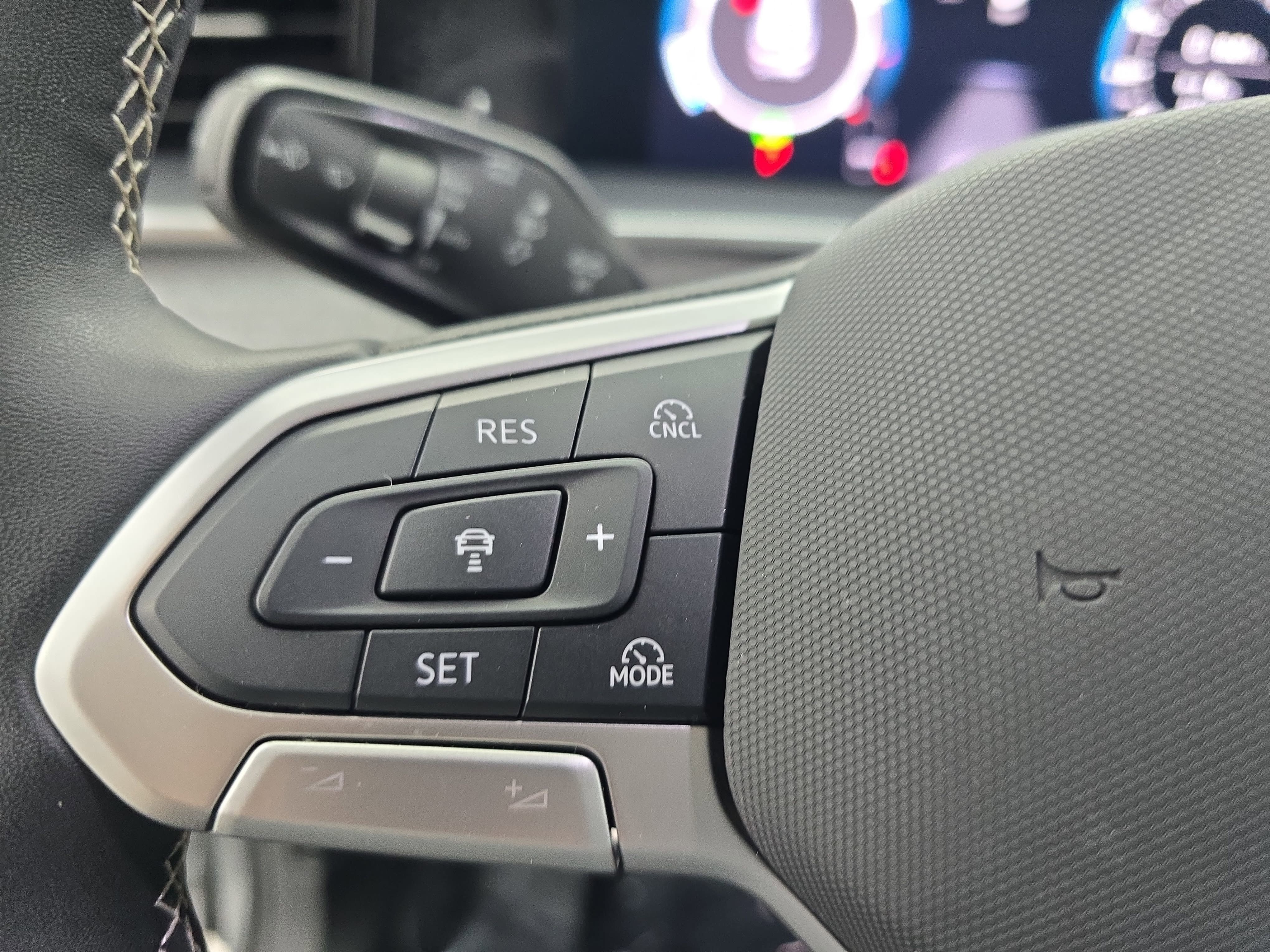 Certified 2025 Volkswagen Tiguan S FWD image 16