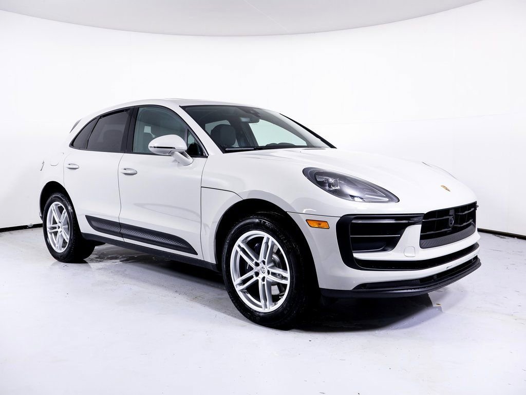 Certified 2025 Porsche Macan image 25