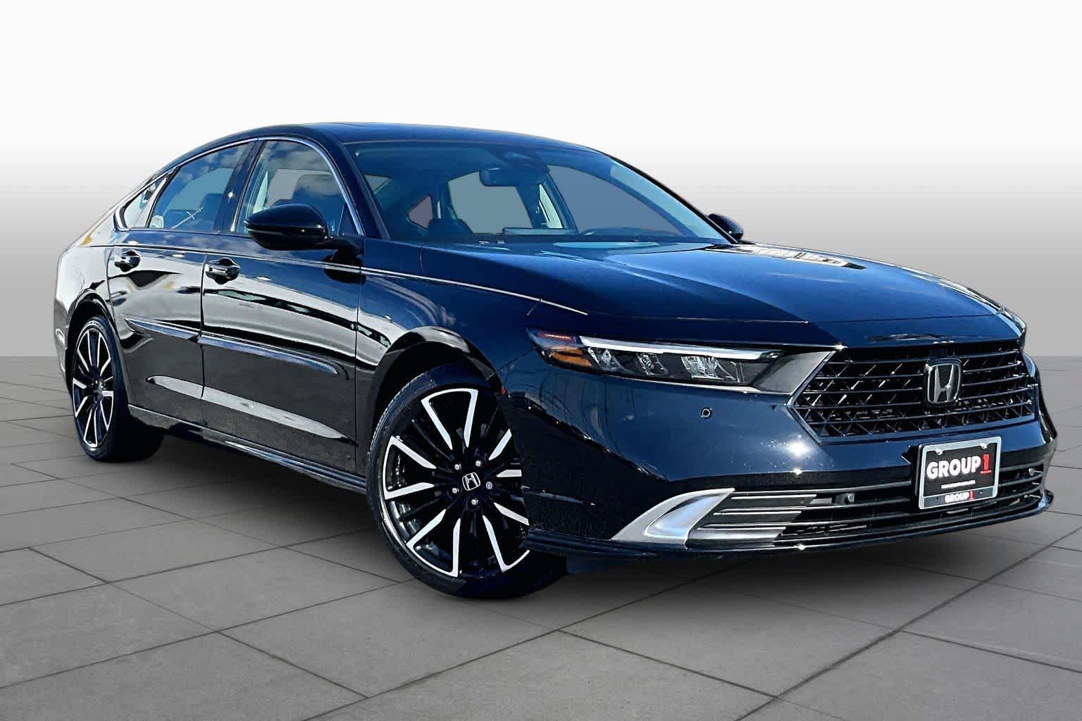 Used 2023 Honda Accord Touring image 3