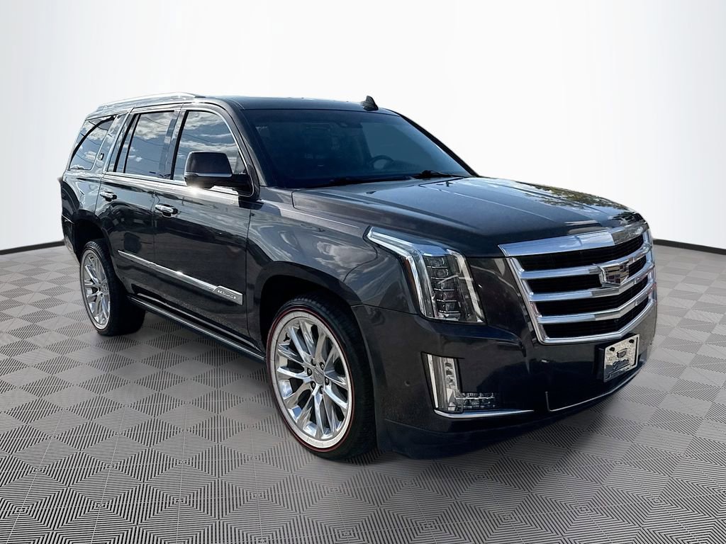 Used 2018 Cadillac Escalade Premium Luxury image 3