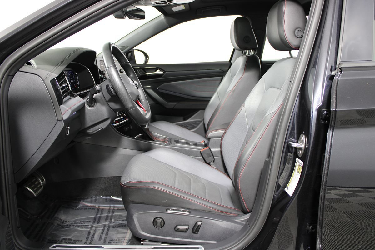 Used 2025 Volkswagen Jetta GLI Autobahn FWD image 8