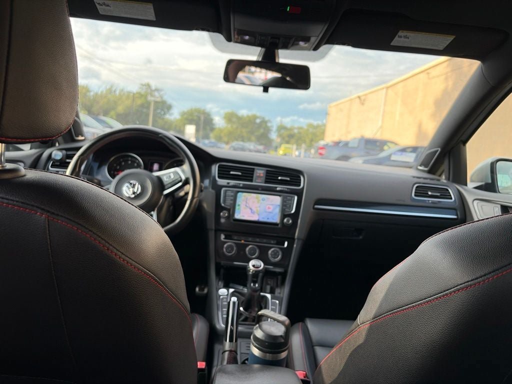 Used 2017 Volkswagen Golf 4-Door FWD image 7