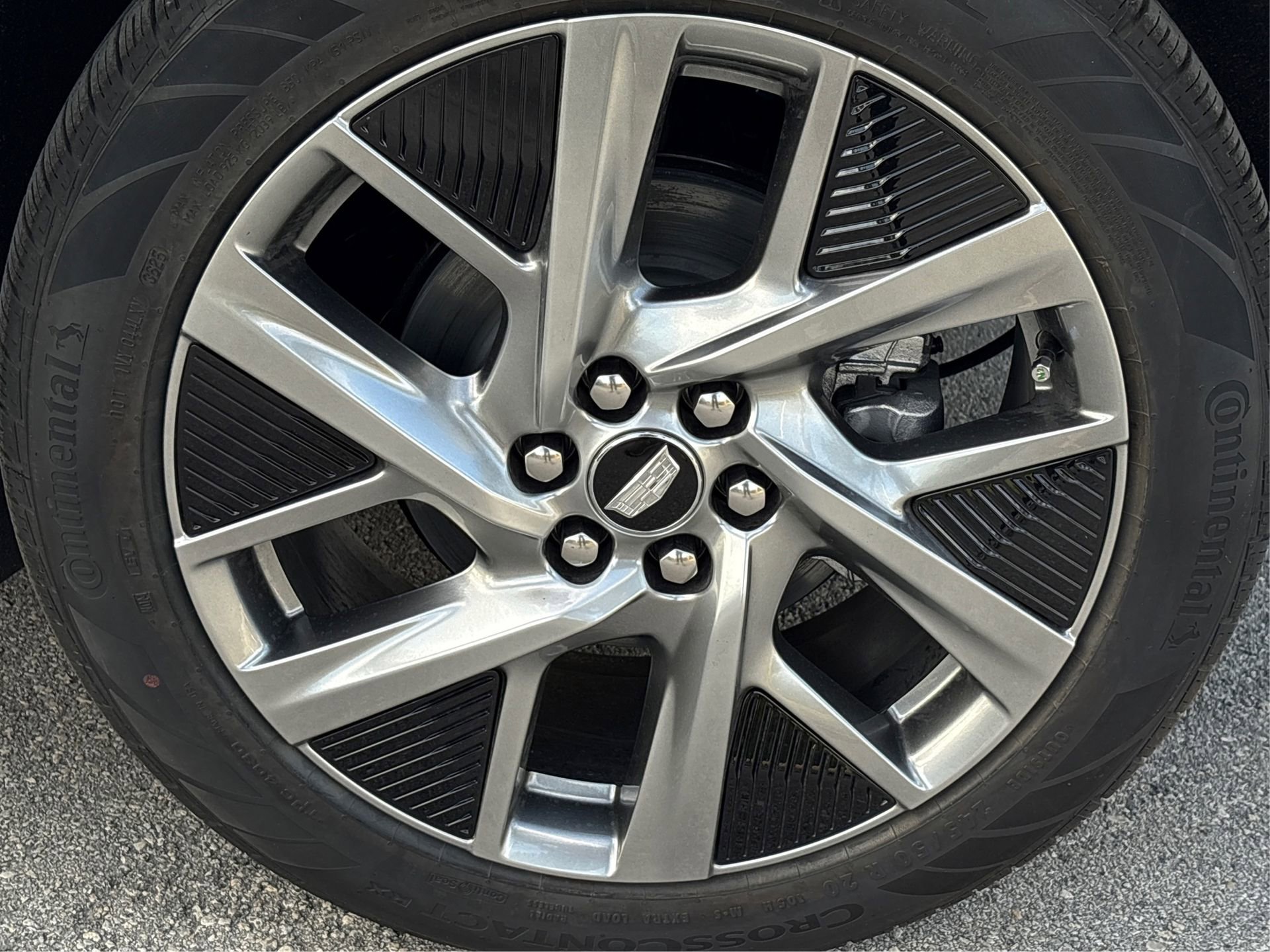 New 2026 Cadillac Optiq Luxury 1 image 13