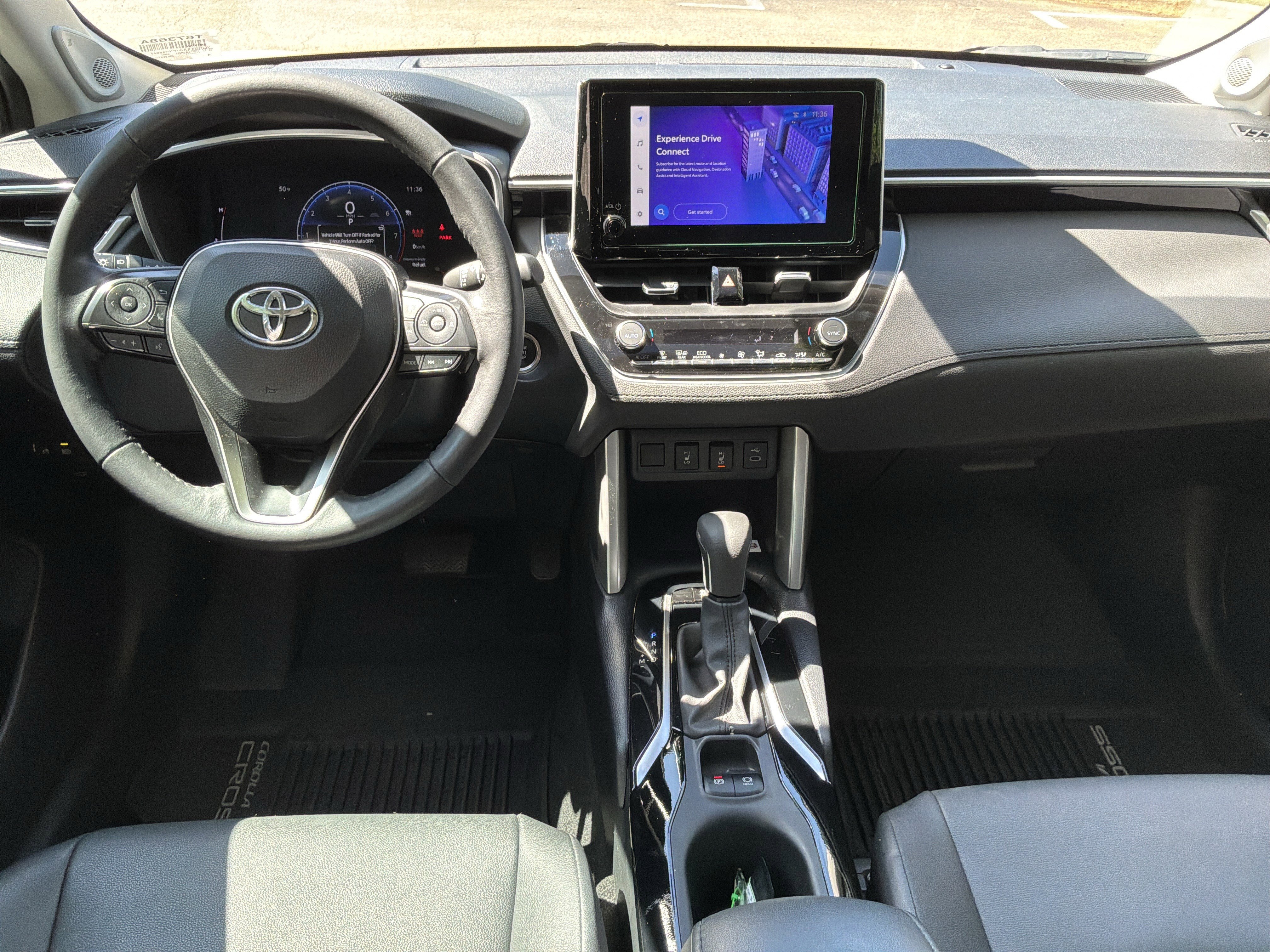 Used 2023 Toyota Corolla Cross XLE w/ Convenience Package FWD image 29
