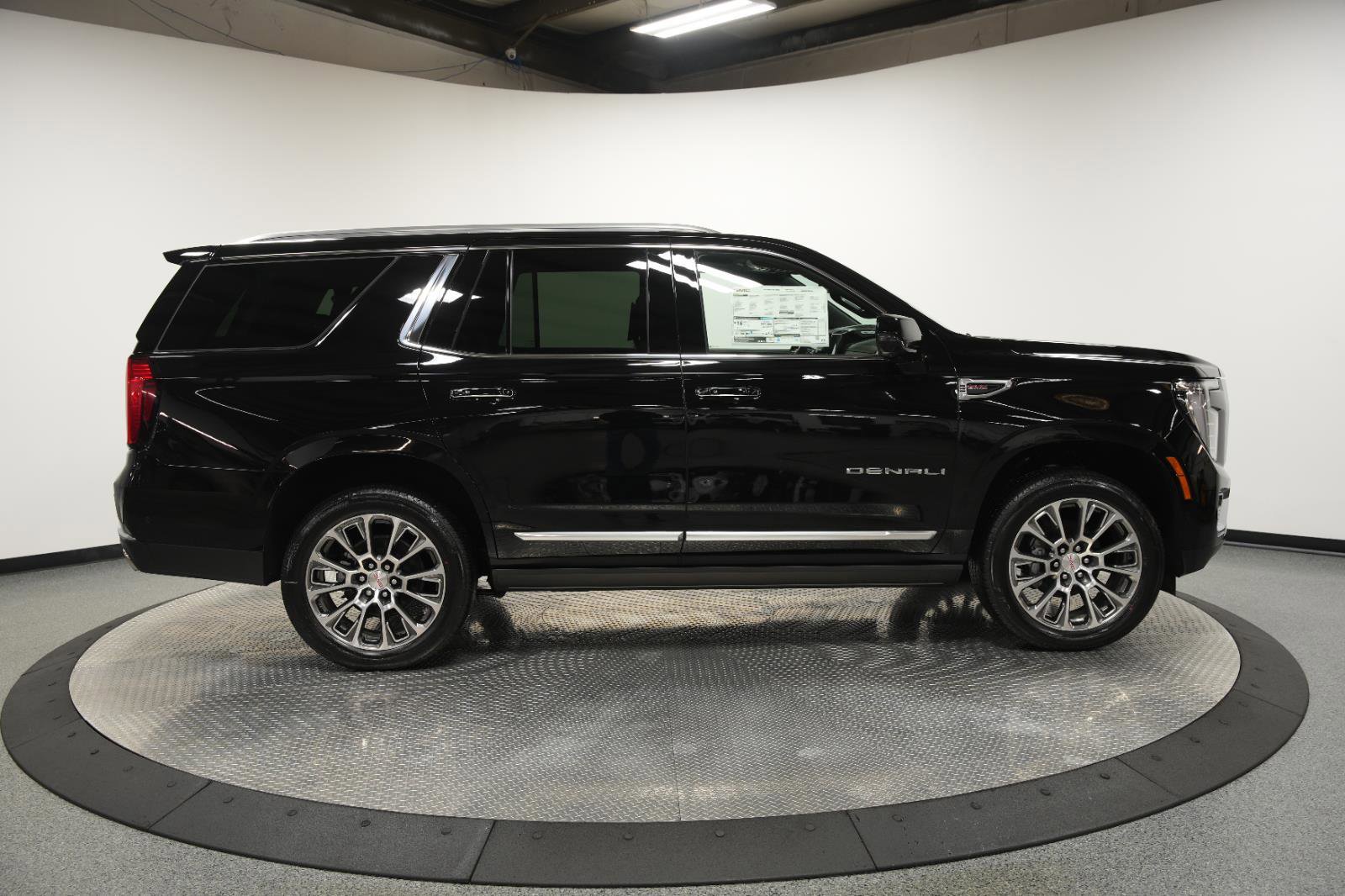 New 2026 GMC Yukon Denali w/ Denali Reserve Package image 12