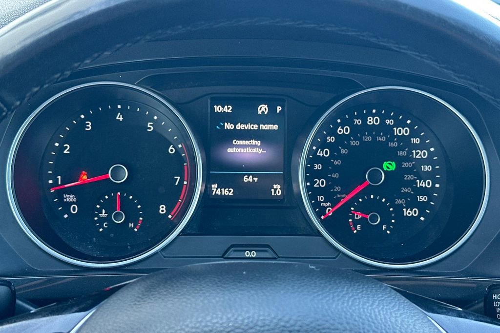 Used 2018 Volkswagen Tiguan SE w/ Panoramic Sunroof Package image 25