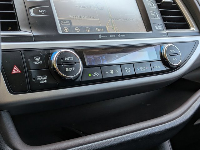 Used 2017 Toyota Highlander XLE image 9