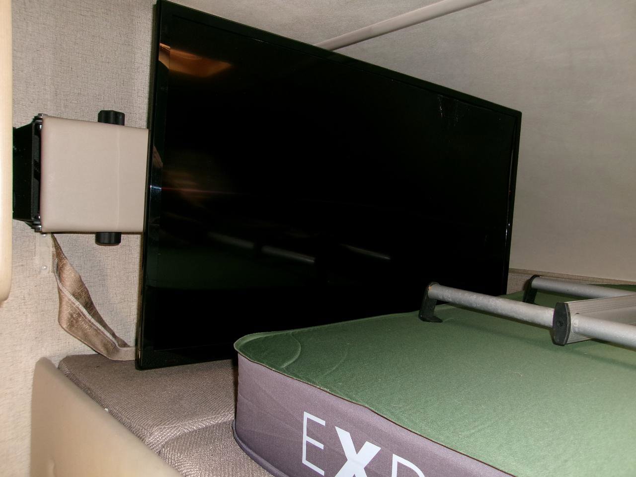 Used 2019 Chevrolet Express 4500 w/ RV Package RWD image 12
