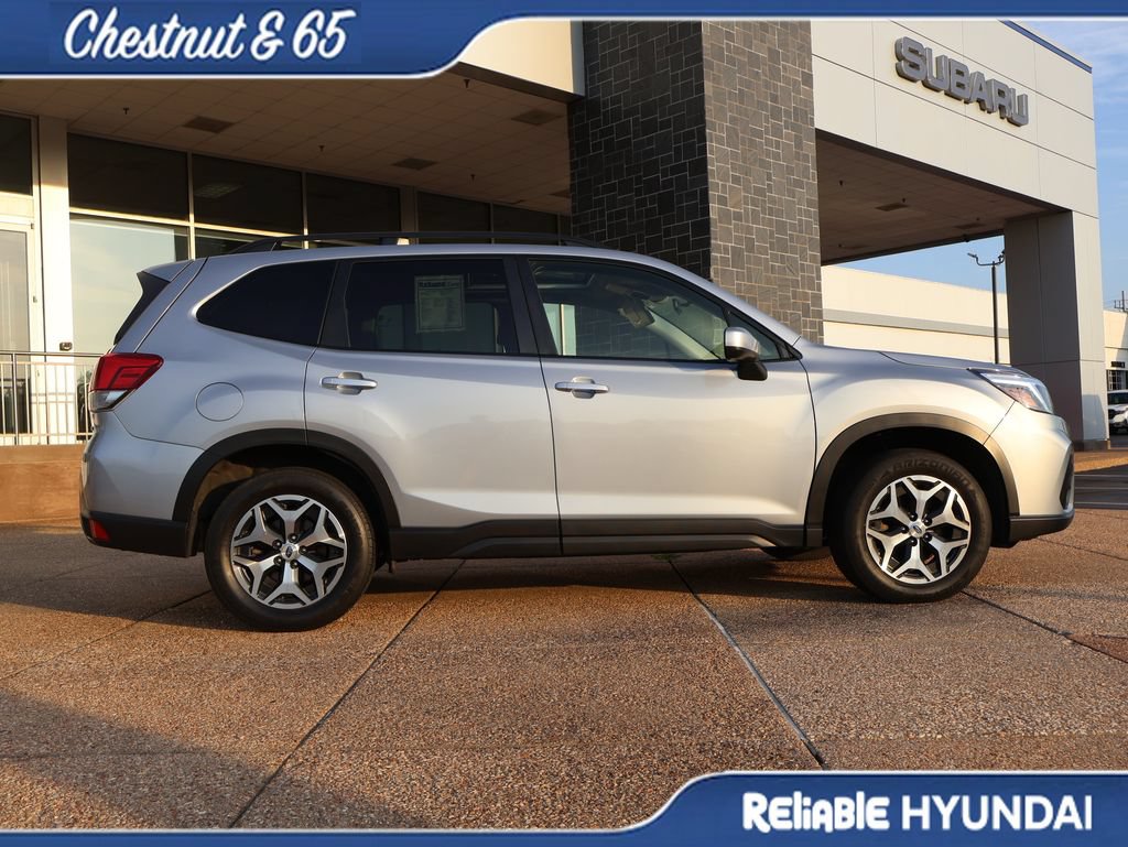 Used 2020 Subaru Forester Premium AWD/4WD image 7