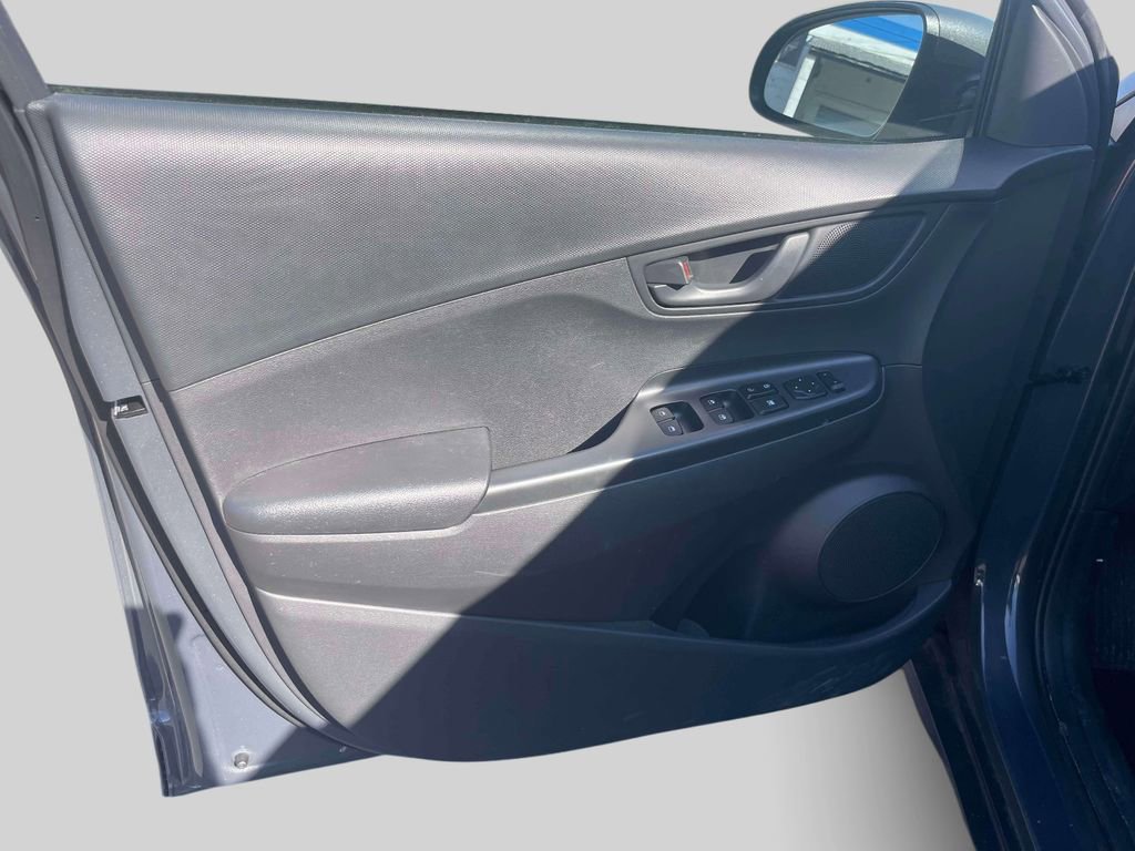 Used 2023 Hyundai Kona SEL image 16