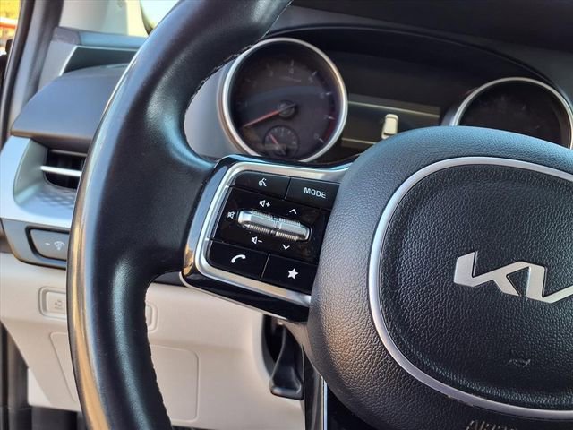 Used 2024 Kia Carnival LX image 15